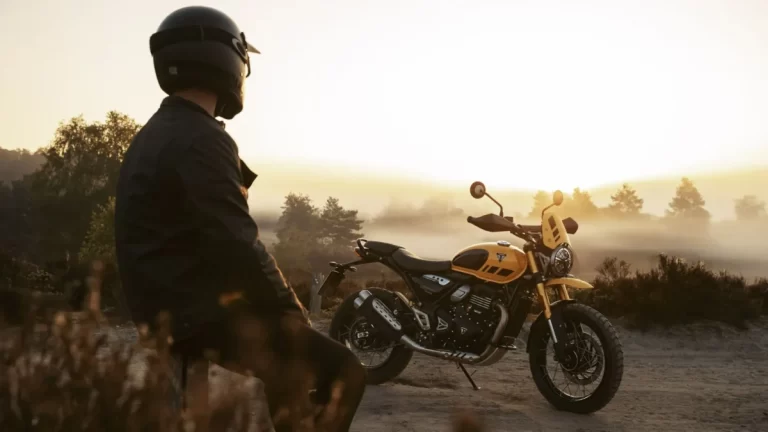 Triumph traz a Scrambler 400 XC