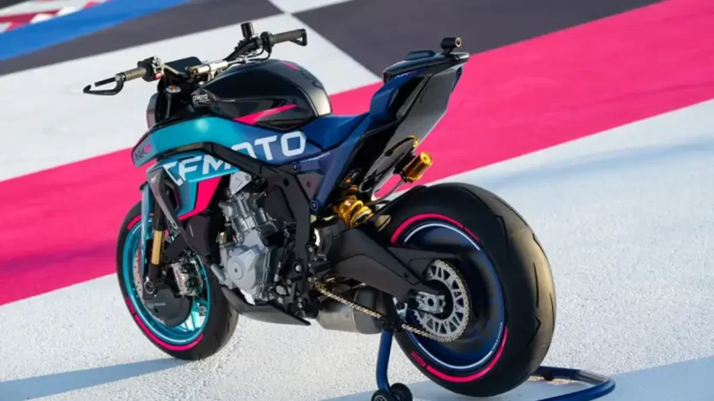 CFMoto revela 675NK GP