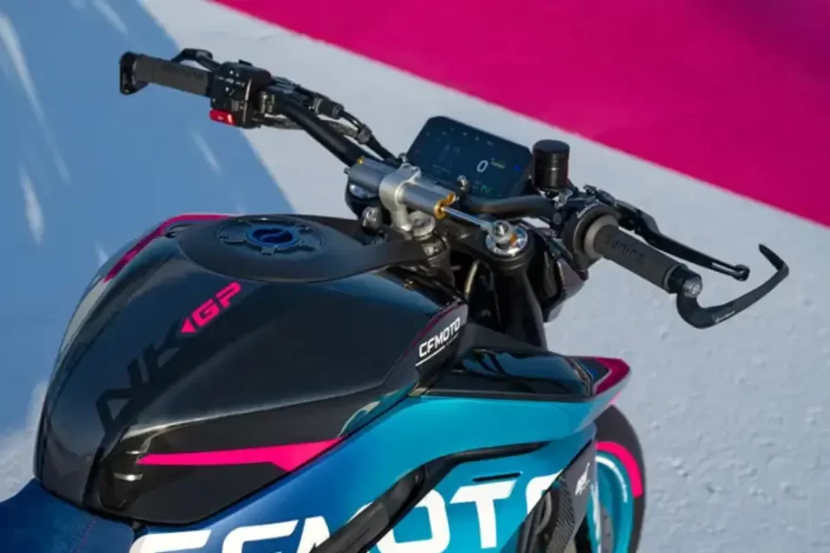 CFMoto revela 675NK GP