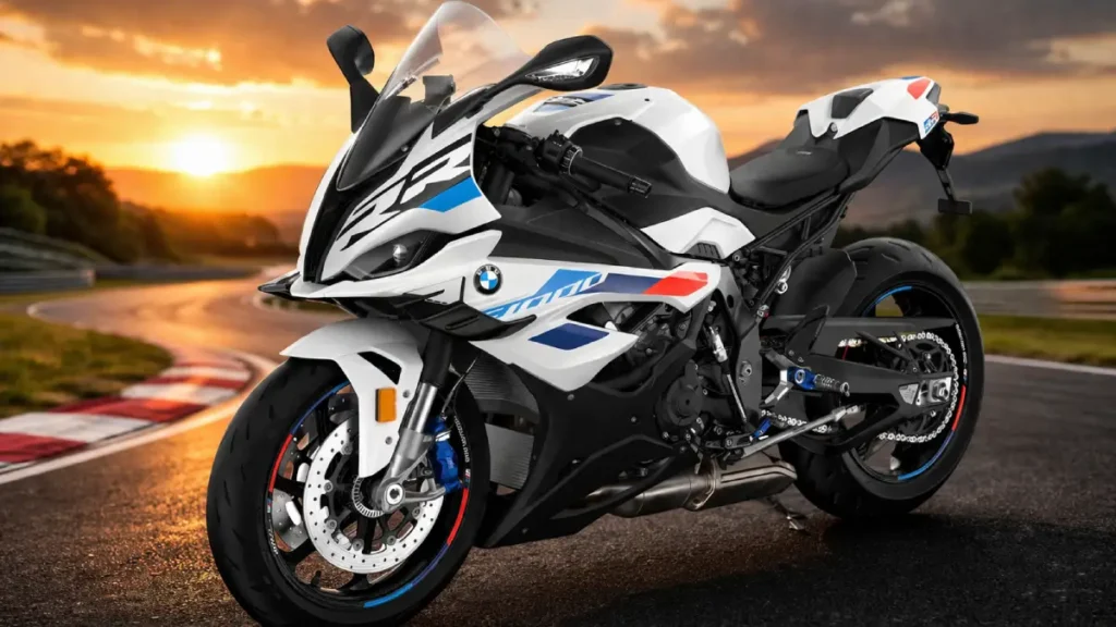 Moto esportiva BMW em pôr do sol BMW S1000RR 1000cc