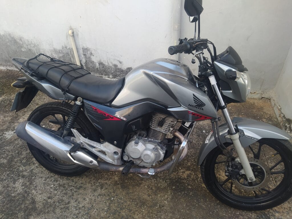 Minha Honda CG 160 Fan Cinza, a companheira de testes e asfalto do WorkMoto.