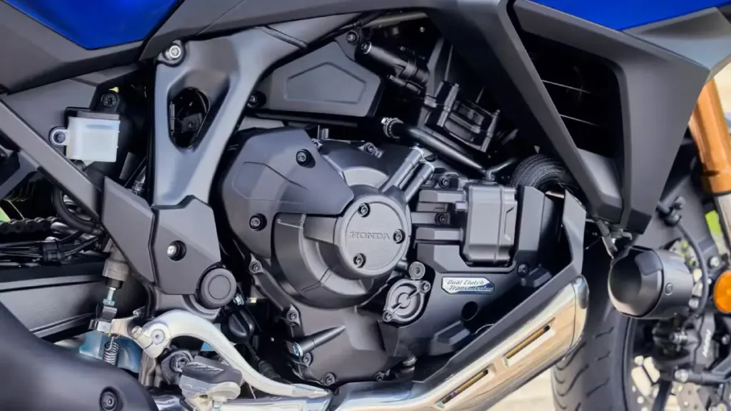 Motor da Honda NT1100 DCT 2025 em close