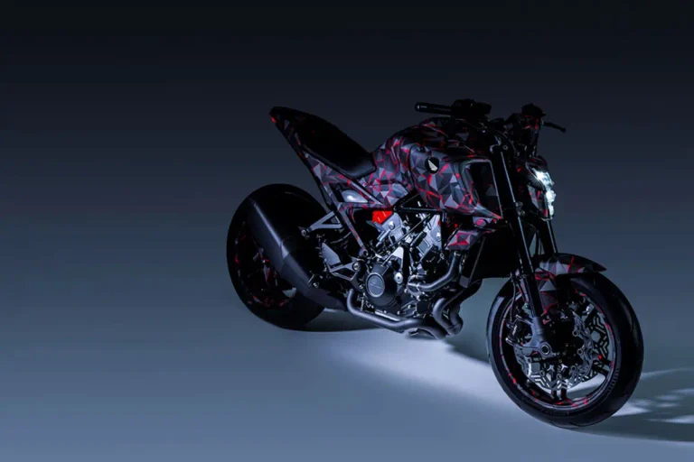 Honda prepara nova esportiva de 900 cc com motor V3