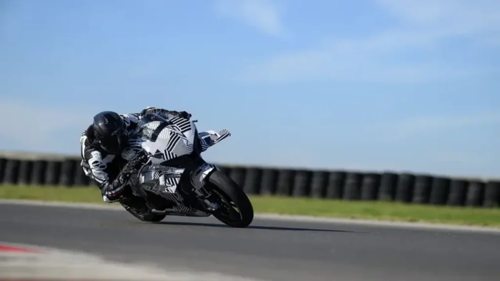 Protótipo CFMoto V4 SR-RR