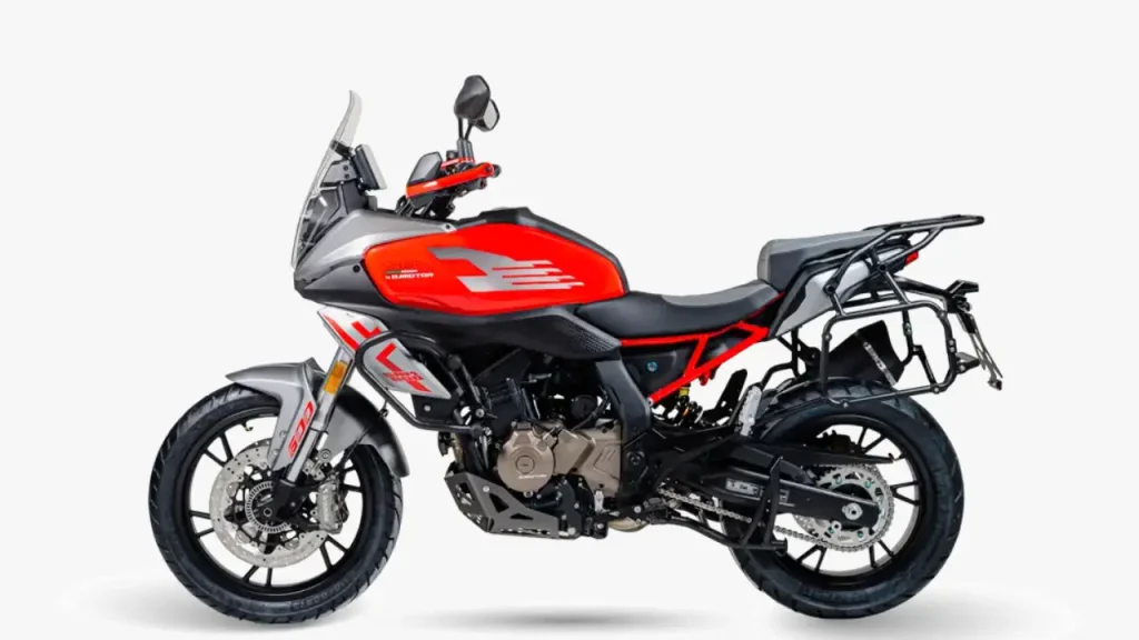 Shineray SBM 600T na cor vermelha